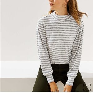 Striped puff long sleeve top
